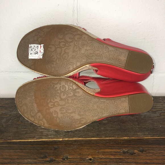 UGG Hilarie Open Toe Sandal Wedge Red - Picture 6 of 11